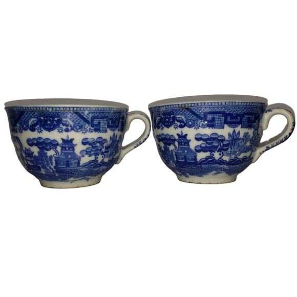 Vintage Set of 2 Blue Willow Porcelain Tea Cups Made in Japan - Picture 5 of 10